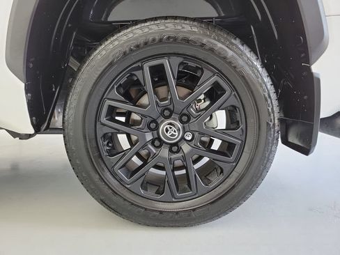 Used 2026 Toyota Tundra Limited AWD/4WD image 10