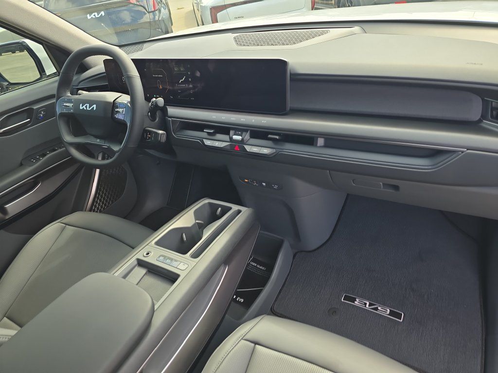 New 2026 Kia EV9 Light RWD image 12