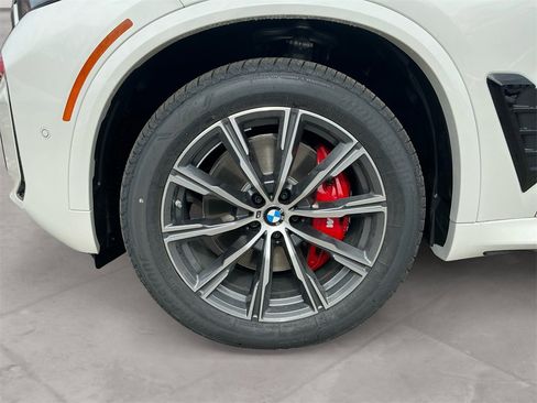 New 2026 BMW X5 xDrive40i w/ M Sport Package image 14
