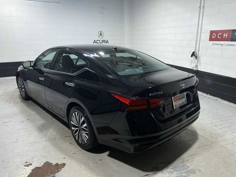 Used 2024 Nissan Altima 2.5 SV FWD image 4