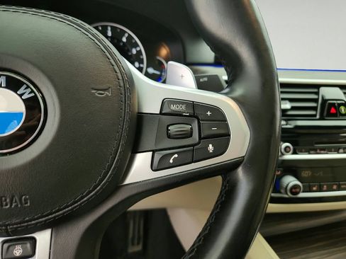 Used 2019 BMW 530i xDrive AWD/4WD image 25