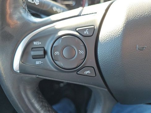 Used 2019 Buick Enclave Essence image 17