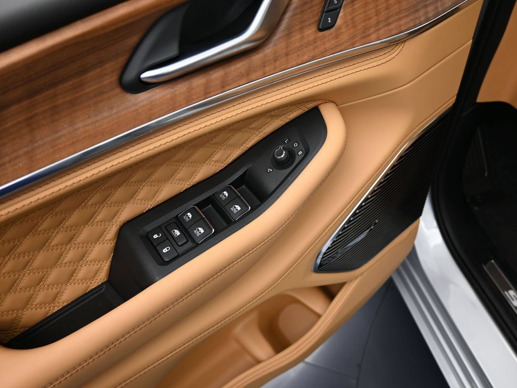 New 2025 Jeep Grand Cherokee Summit AWD/4WD image 14