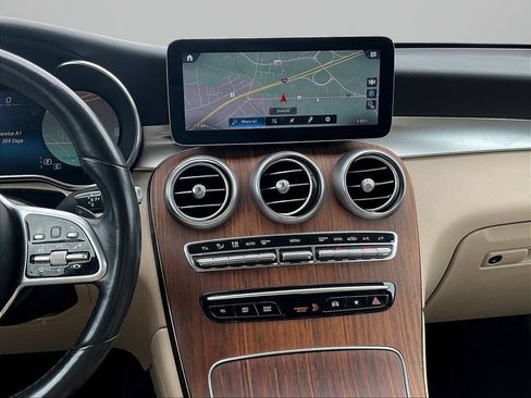 Used 2022 Mercedes-Benz GLC 300 4MATIC w/ Multimedia Package Lite image 11