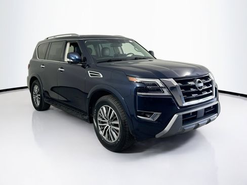 Used 2024 Nissan Armada SL image 3