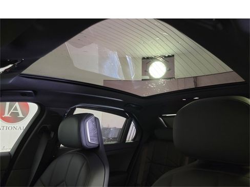 New 2025 BMW 740i xDrive w/ Premium Package image 12