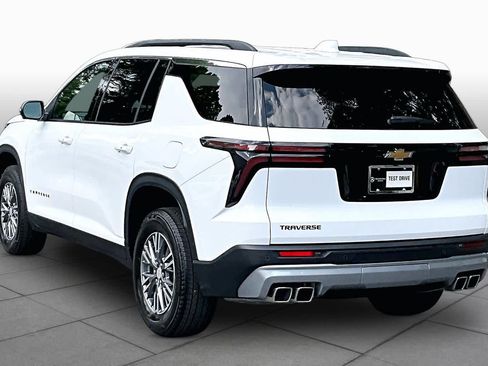 Used 2026 Chevrolet Traverse LT w/ Driver Confidence Package FWD image 11