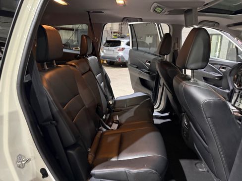 Used 2017 Honda Pilot Touring image 22