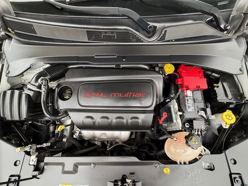 Used 2019 Jeep Compass Latitude FWD image 9