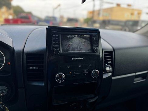 Used 2015 Nissan Titan SV image 12