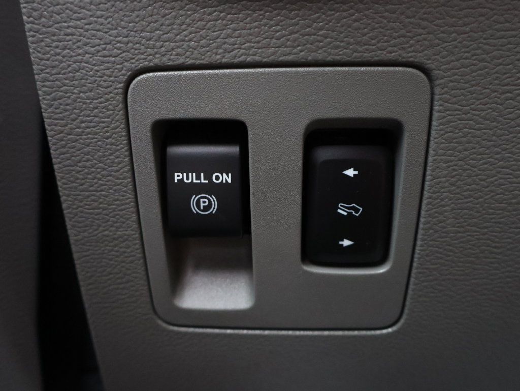Used 2020 Ford F150 XLT w/ Equipment Group 302A Luxury AWD/4WD image 36