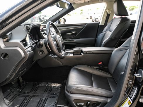 Used 2020 Lexus ES 300h w/ Premium Package FWD image 3