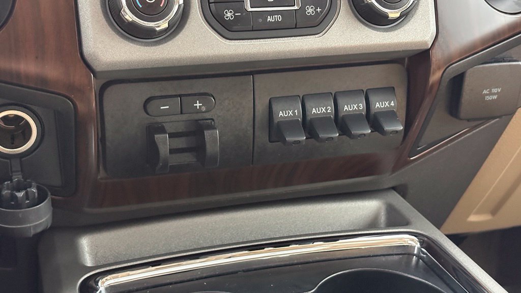 Used 2016 Ford F350 Lariat w/ Lariat Ultimate Package AWD/4WD image 44