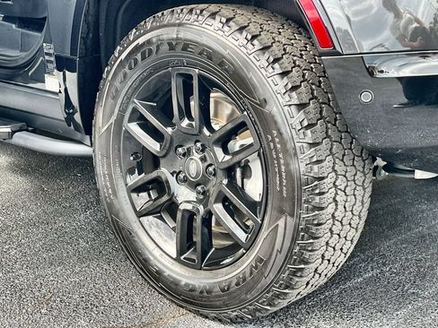 Certified 2023 Land Rover Defender 90 X-Dynamic SE AWD/4WD image 11