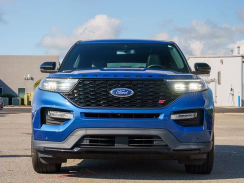 Certified 2022 Ford Explorer ST w/ Equipment Group 401A RWD image 2
