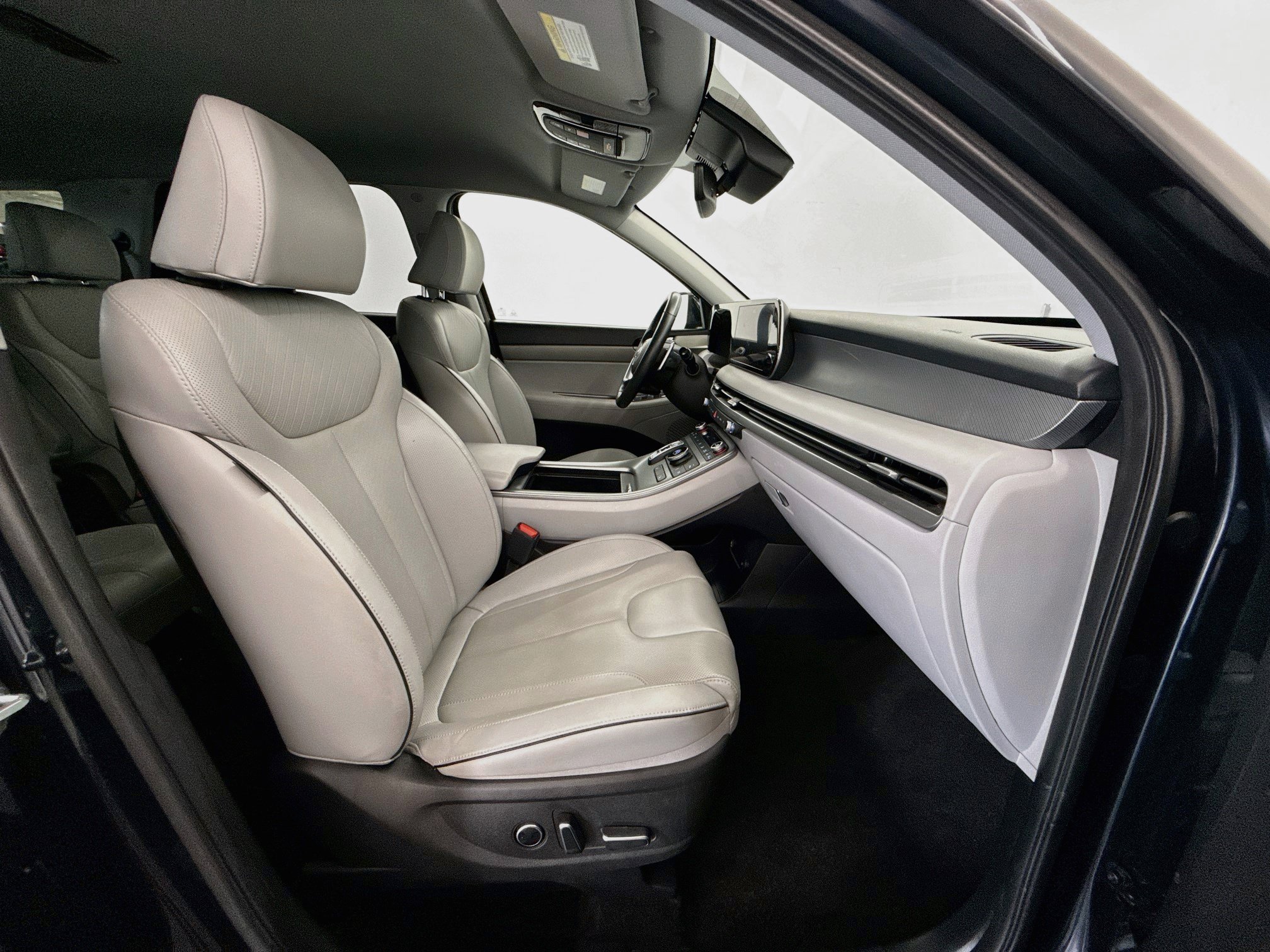 Used 2025 Hyundai Palisade SEL FWD image 34