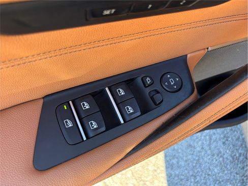 Used 2021 BMW 530i xDrive w/ Premium Package image 22