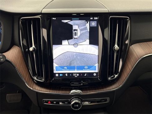 Certified 2024 Volvo XC60 B5 Plus image 19