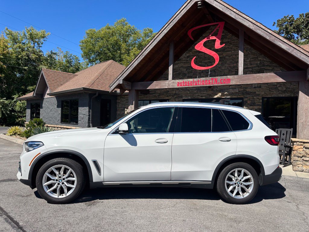 Used 2022 BMW X5 xDrive40i w/ Climate Comfort Package AWD/4WD image 2