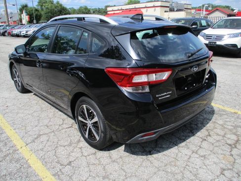 Used 2019 Subaru Impreza 2.0i Premium image 2