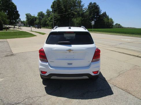 Used 2017 Chevrolet Trax LT w/ LT Convenience Package FWD image 4