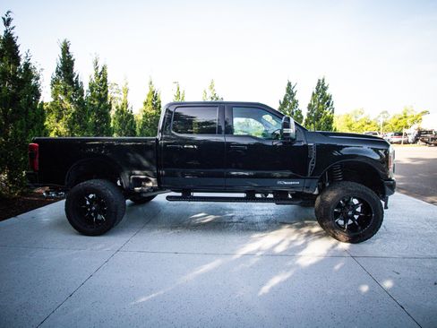 Used 2023 Ford F250 Lariat w/ Lariat Ultimate Package AWD/4WD image 11