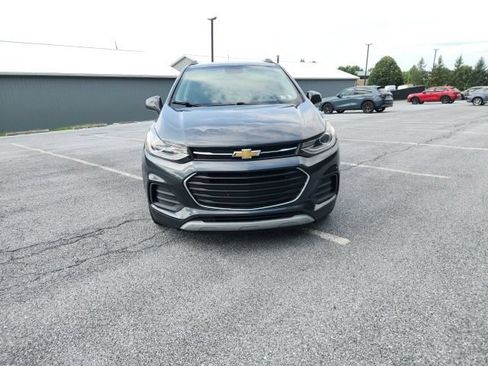 Used 2018 Chevrolet Trax LT w/ LT Convenience Package FWD image 8
