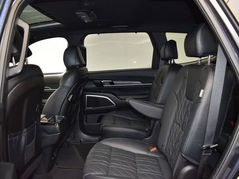 Used 2025 Kia Telluride EX X-Pro image 10
