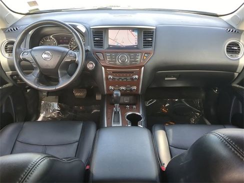 Used 2018 Nissan Pathfinder Platinum image 15