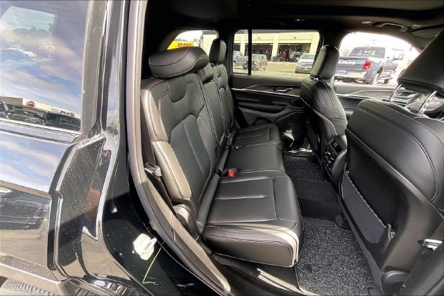 New 2026 Jeep Grand Cherokee Limited AWD/4WD image 27