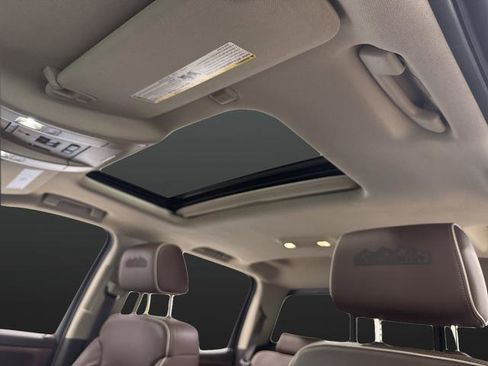 Used 2016 Chevrolet Silverado 1500 High Country w/ High Country Premium Package image 7