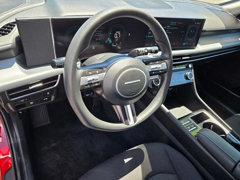 Used 2025 Hyundai Sonata SEL FWD image 13