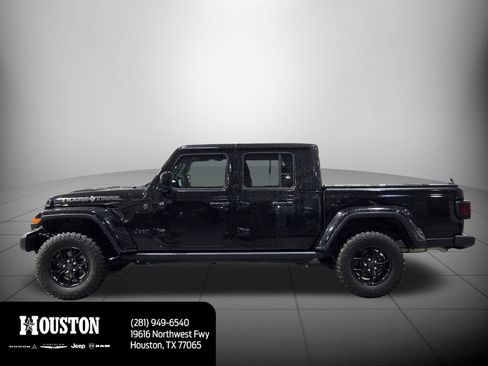Used 2024 Jeep Gladiator Sport AWD/4WD image 8