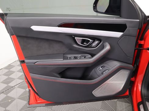 Used 2021 Lamborghini Urus image 25