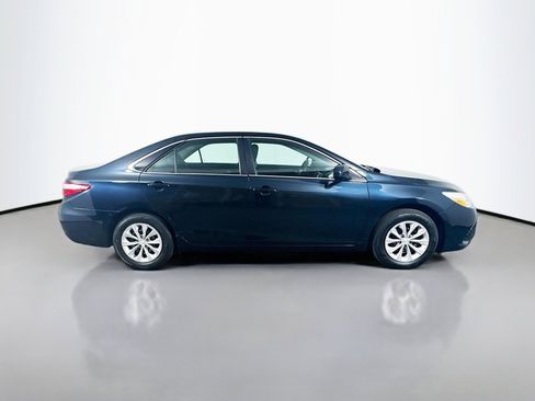 Used 2015 Toyota Camry LE FWD image 6