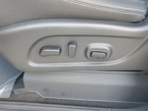 Certified 2024 Nissan Titan SV w/ SV Convenience Package image 12