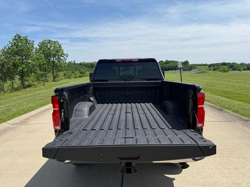 New 2026 Chevrolet Silverado 2500 LTZ w/ LTZ Convenience Package AWD/4WD image 6