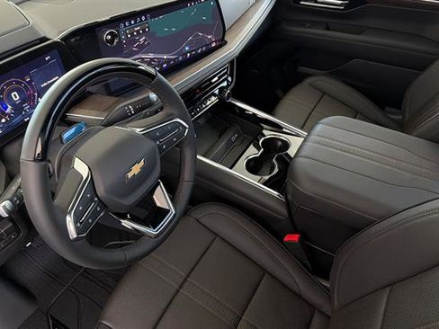 New 2026 Chevrolet Suburban High Country AWD/4WD image 10