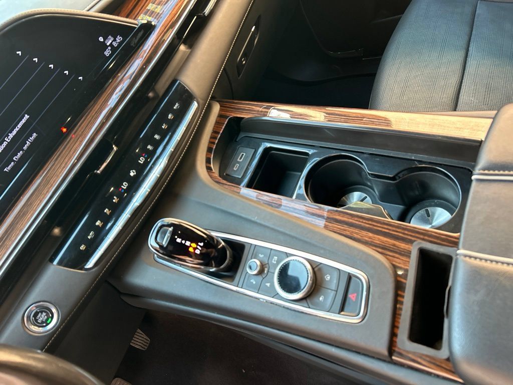Used 2023 Cadillac Escalade ESV Premium Luxury RWD image 19