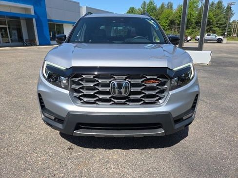 Used 2024 Honda Passport TrailSport image 2
