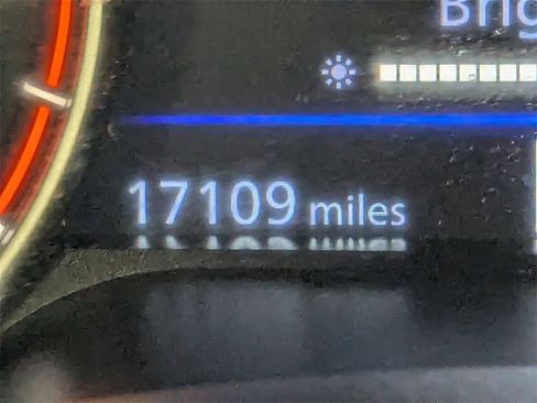 Used 2025 Nissan Altima 2.5 SR image 16