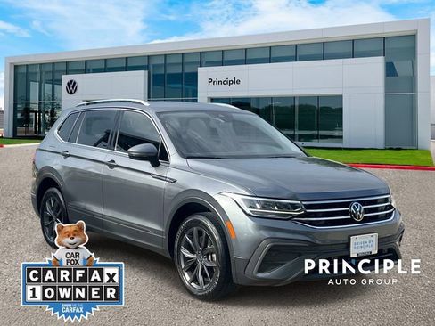 Certified 2023 Volkswagen Tiguan SE FWD image 3
