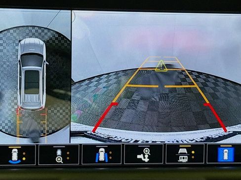 Certified 2024 GMC Terrain SLT w/ Infotainment Package II image 17