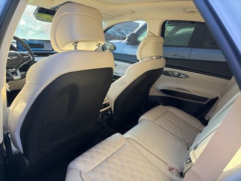 Used 2025 Genesis GV70 3.5T Sport w/ Sport Prestige Package image 10