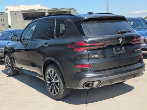 New 2026 BMW X5 xDrive40i w/ M Sport Package AWD/4WD image 9