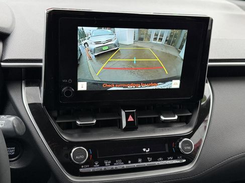 Certified 2024 Toyota Corolla Cross XLE image 29