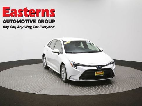 Used 2024 Toyota Corolla LE w/ LE Convenience Package FWD image 50