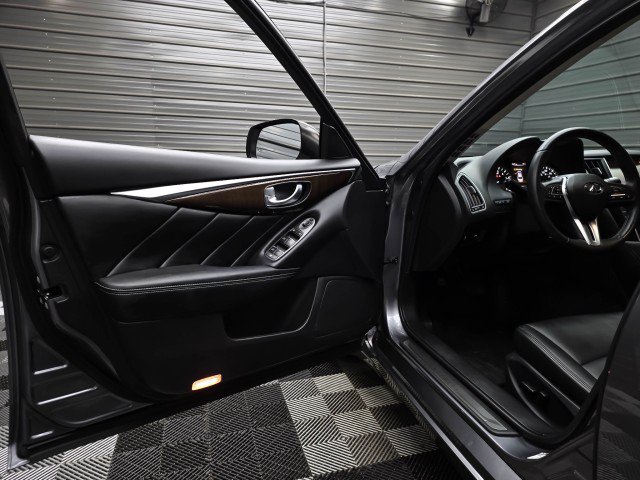 Used 2018 INFINITI Q50 Luxe w/ Cargo Package (L95) AWD/4WD image 31