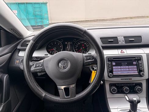 Used 2010 Volkswagen CC Sport FWD image 12