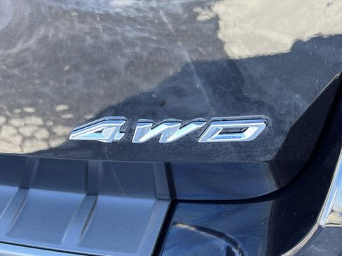 Used 2023 Ford Explorer XLT w/ Equipment Group 202A image 12